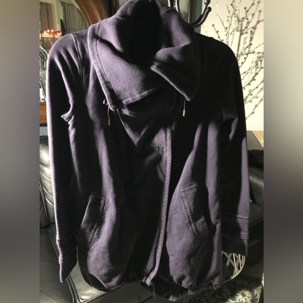 lululemon Gratitude Wrap~ Grape Thistle